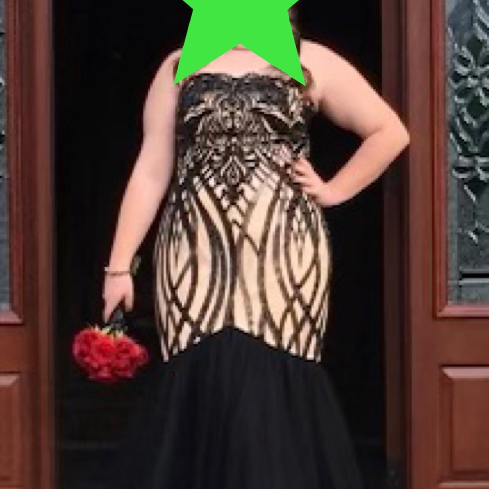 Prom Dress - Picture 2 of 8